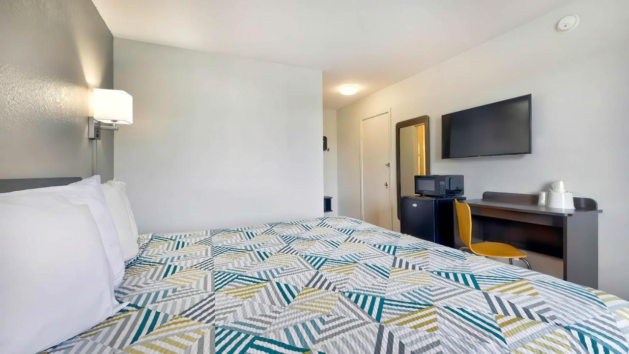 Hotel 6-gallup, Nm 2*